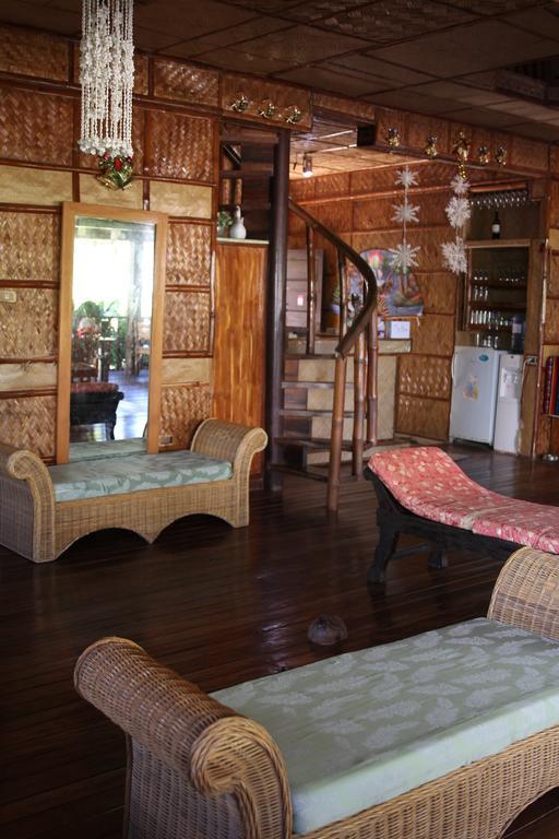 แบมบู เฮ้าส์ บีช ลอดจ์&เรสเตอรองท์ Bed & Breakfast ปูแอร์โตกาเลรา ภายนอก รูปภาพ
