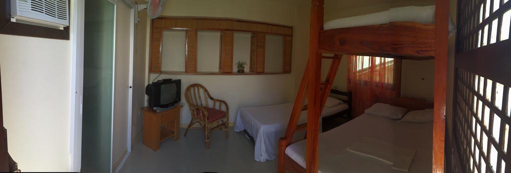 แบมบู เฮ้าส์ บีช ลอดจ์&เรสเตอรองท์ Bed & Breakfast ปูแอร์โตกาเลรา ภายนอก รูปภาพ